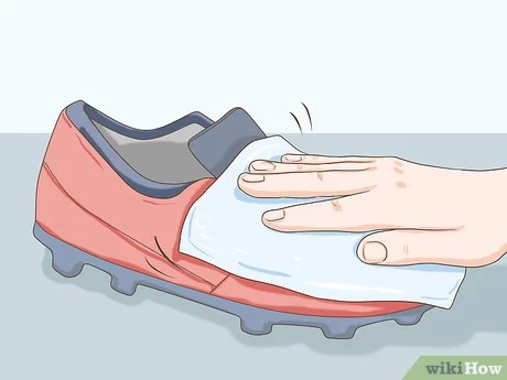 You are currently viewing How to Clean Soccer Cleats that Stink 2024